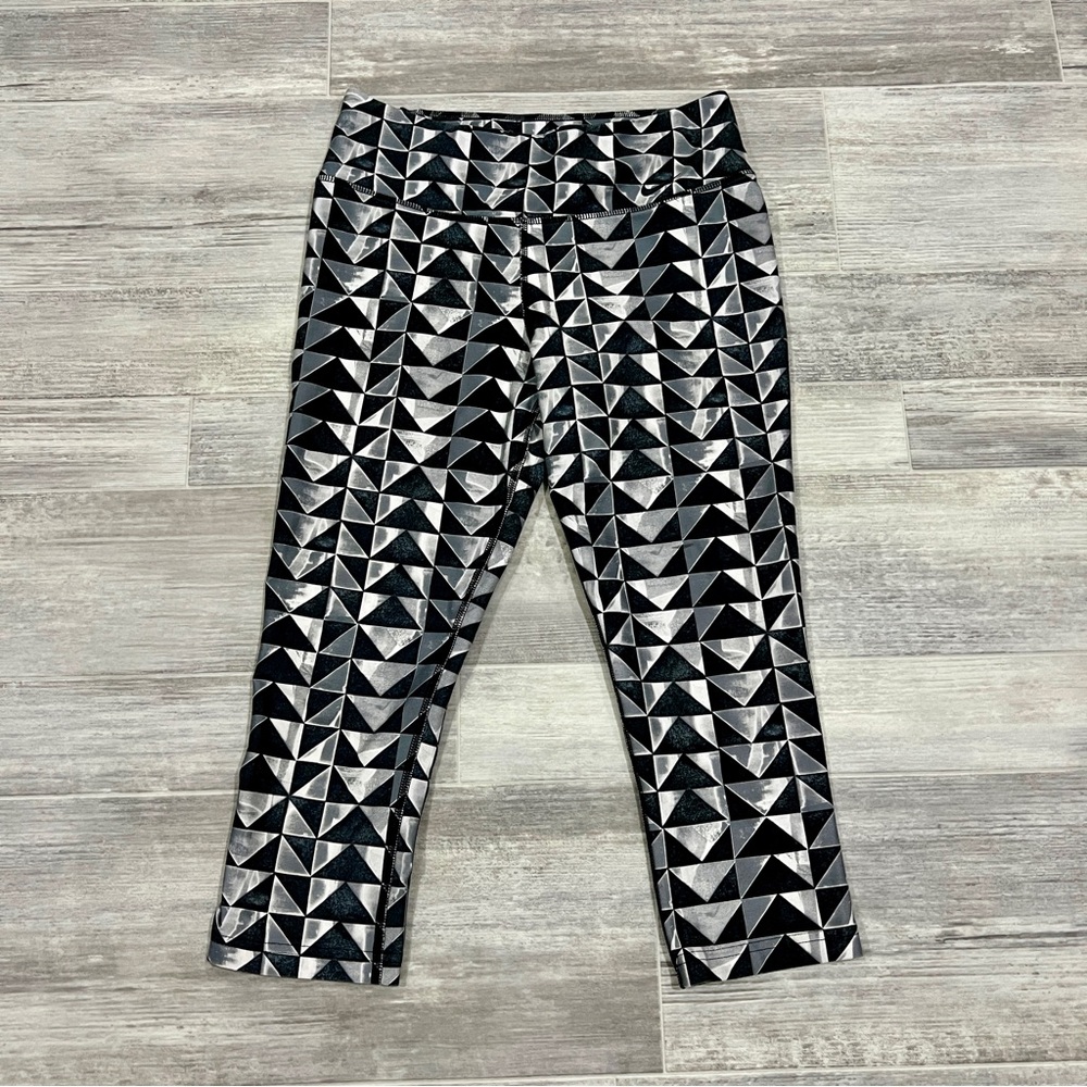 Nike‎ Women Medium Dri-Fit Gray Geometric Cropped Skinny Athletic Legging Pants